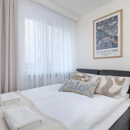 Apartman Klimatyzowany Z Balkonem Blisko Centrum Krakowa By Renters *