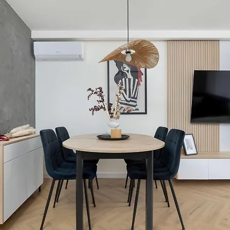 Klimatyzowany Z Balkonem Blisko Centrum Krakowa By Renters Apartman *