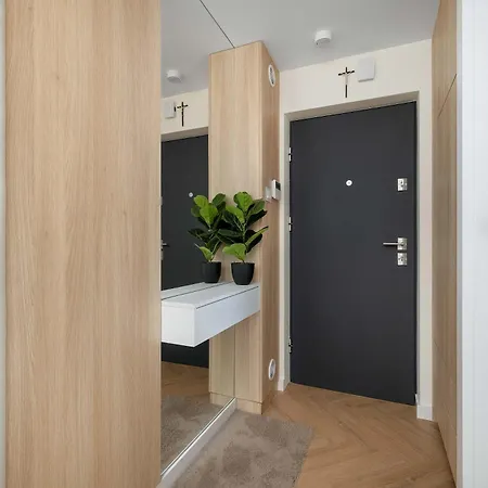 Klimatyzowany Z Balkonem Blisko Centrum Krakowa By Renters Krakkó