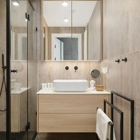 Klimatyzowany Z Balkonem Blisko Centrum Krakowa By Renters Apartman Krakkó